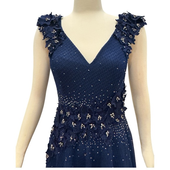 MAC DUGGAL Floral Applique Embroidered A-Line V-Neck Formal Gown Maxi Dress NEW - Picture 10 of 16